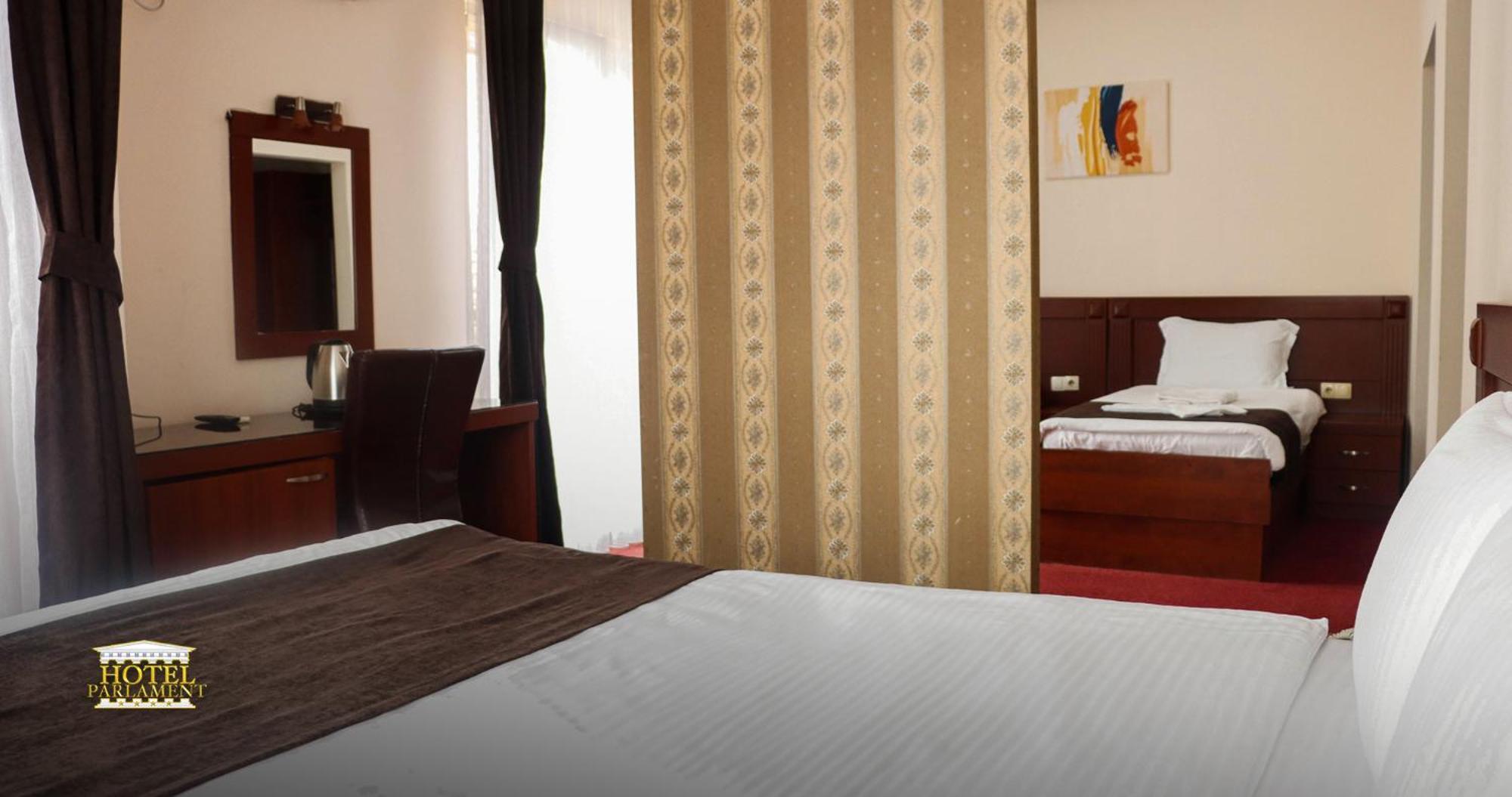 Hotel Parlament プリシュティナ エクステリア 写真