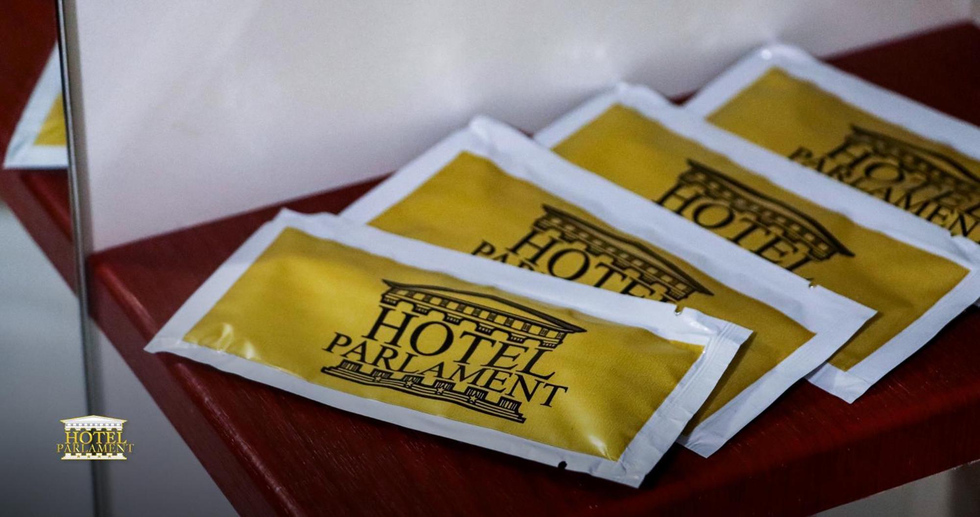 Hotel Parlament プリシュティナ エクステリア 写真
